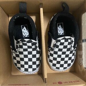 Infant Slip On V Crib Checker Shoe